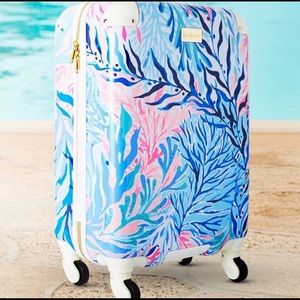 NIP Lilly Pulitzer GWP Round Bag And Roller Bag